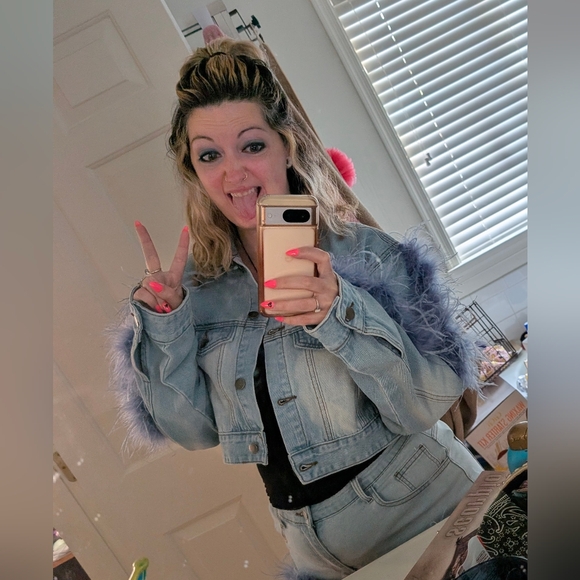 Whitrodz is live! Like this to be notified! - Picture 10 of 12